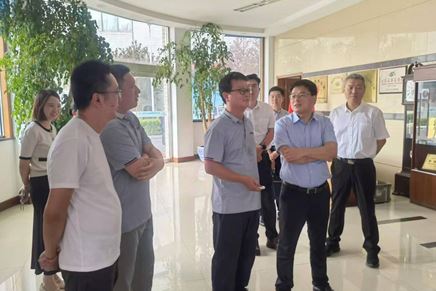 區(qū)長李皓一行前往我司參觀調(diào)研